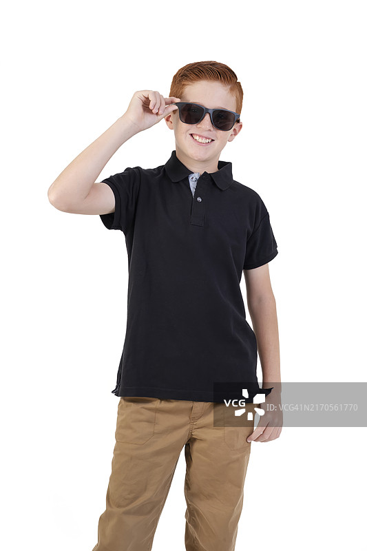 戴着太阳镜的男孩图片素材