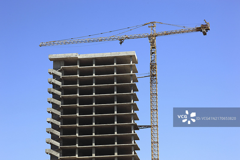 亚的斯亚贝巴市中心，外壳和起重机，高层建筑，办公楼，埃塞俄比亚，非洲图片素材