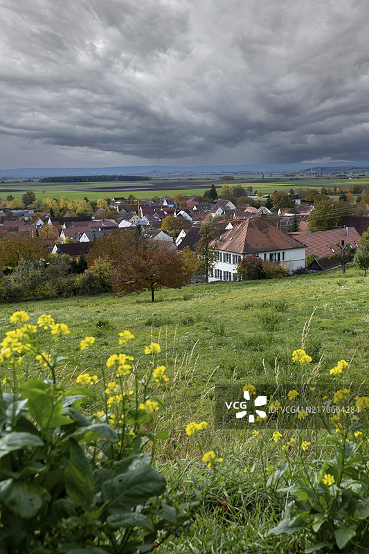 埃兴根，从教堂山丘俯瞰里斯，施瓦本，巴伐利亚，德国，欧洲图片素材