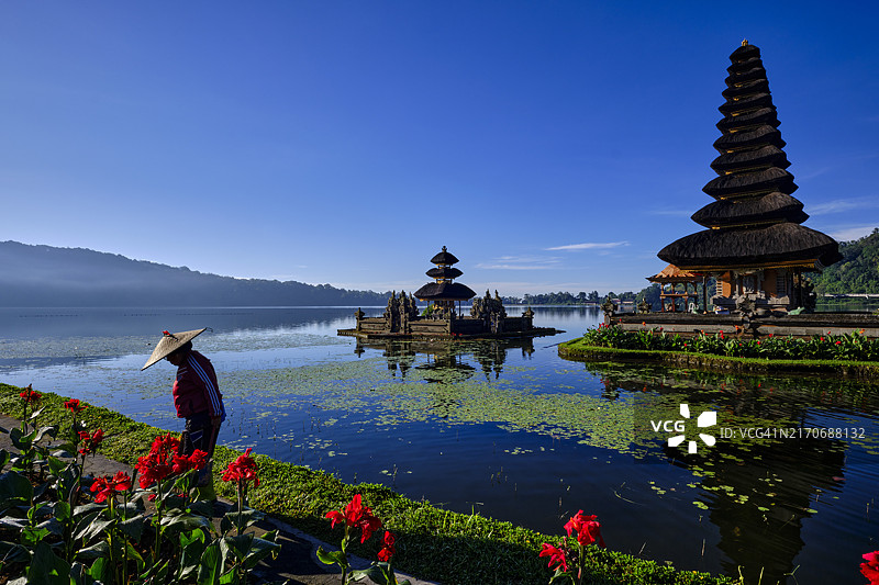 印度尼西亚巴厘岛贝都古，布拉坦湖水神庙图片素材