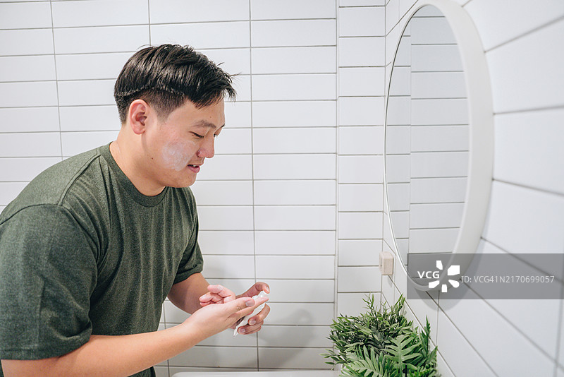 我的皮肤正在好转。图片素材