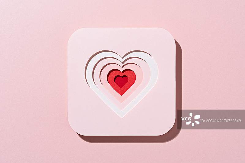 多层爱心纸工艺品，社交媒体点赞图标图片素材