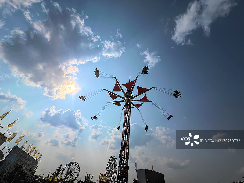 怀俄明州夏延的狂欢节秋千图片素材