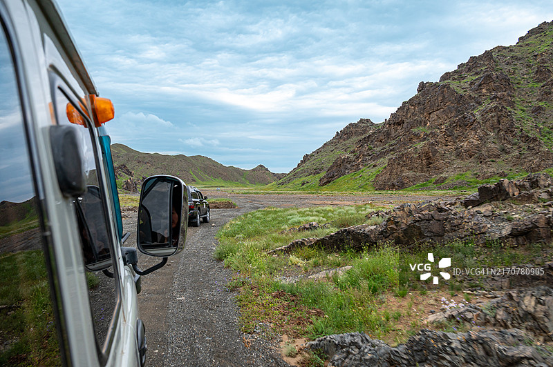蒙古戈壁阿尔泰山脉的雄鹰峡谷国家公园风光图片素材