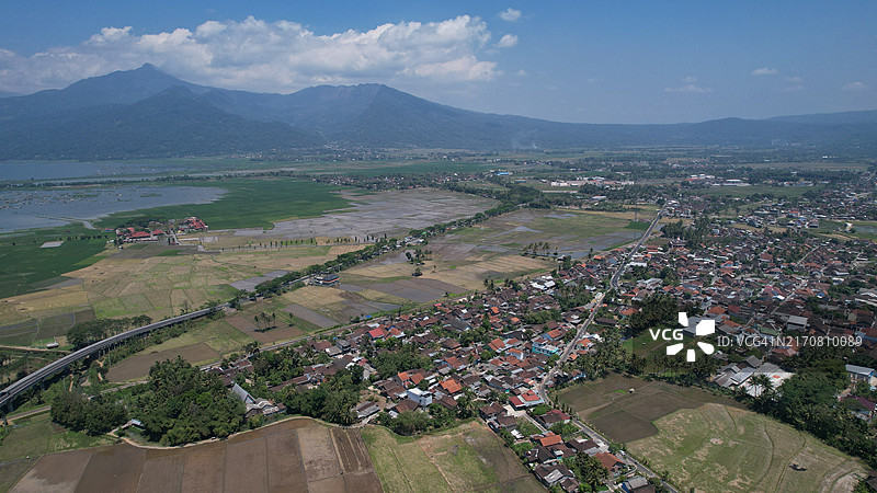 印度尼西亚中爪哇省的阿姆巴拉瓦鸟瞰图片素材