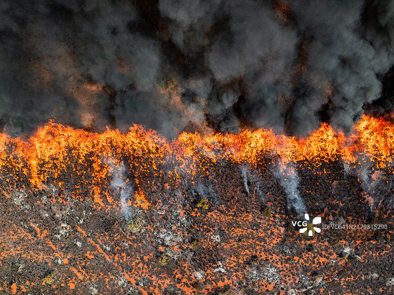 无人机航拍：澳大利亚西澳大利亚州加斯科因地区燃烧的灌木丛图片素材