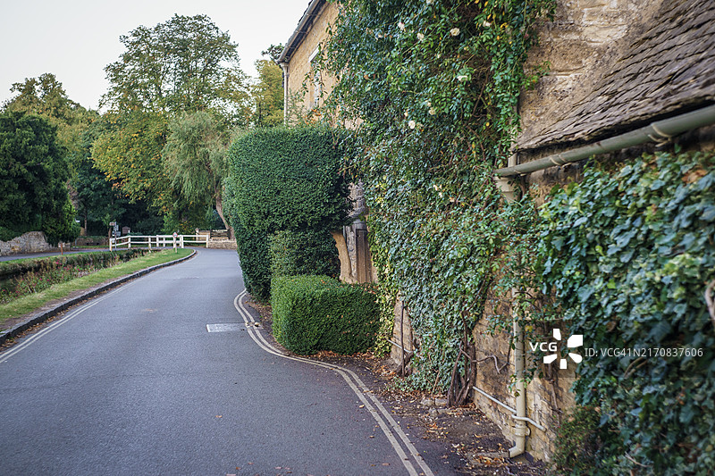科茨沃尔德的下斯劳特村庄图片素材