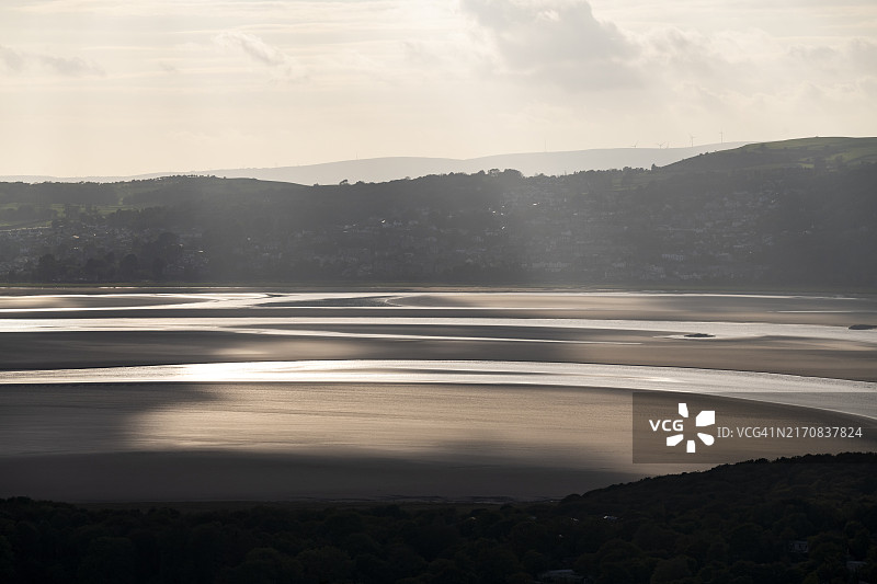 英国坎布里亚郡肯特河河口阳光景色图片素材