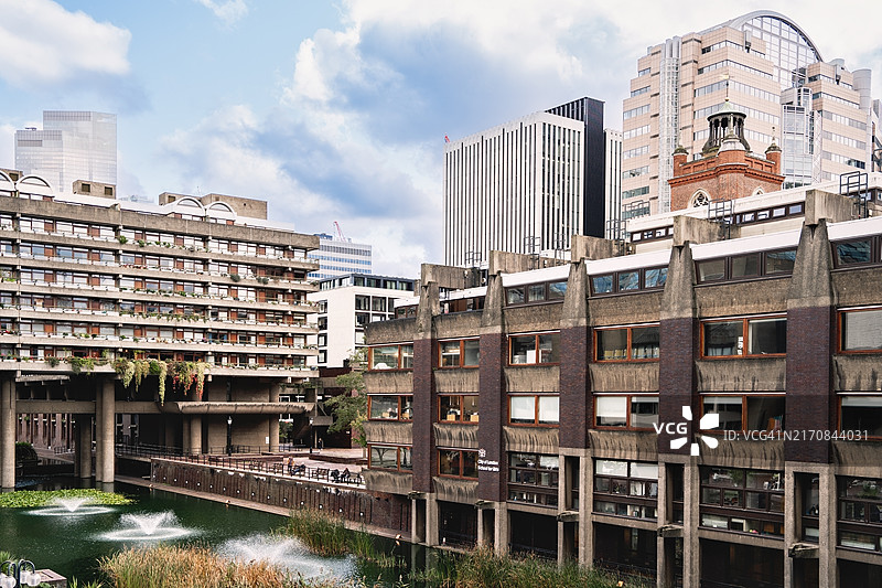 伦敦巴比肯住宅区街景图片素材