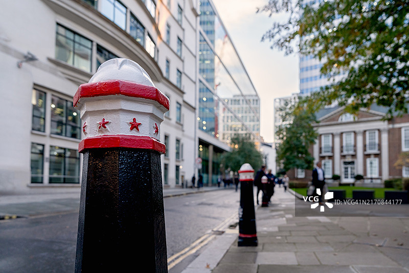 伦敦街头的摩天大楼图片素材