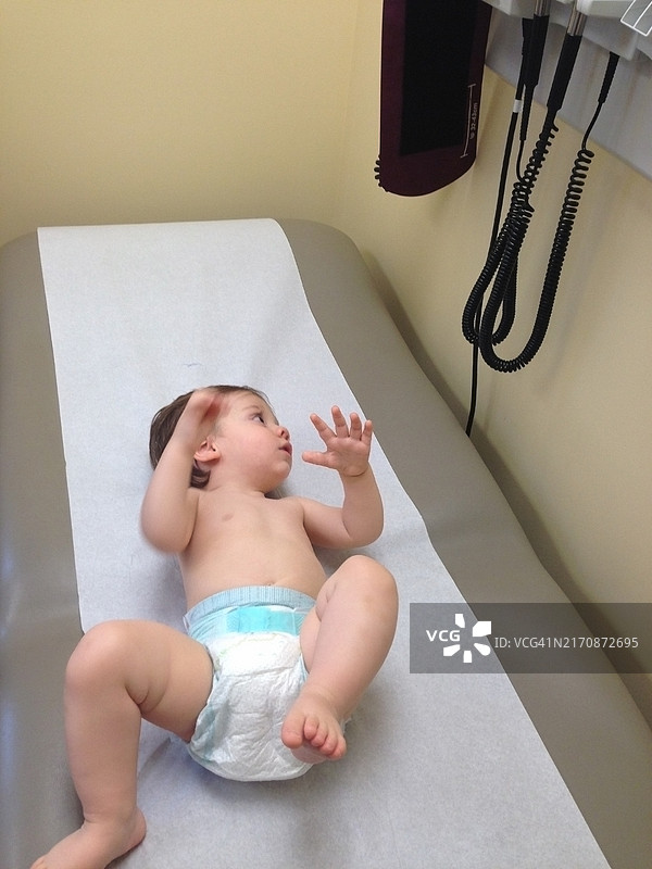 男婴体检图片素材