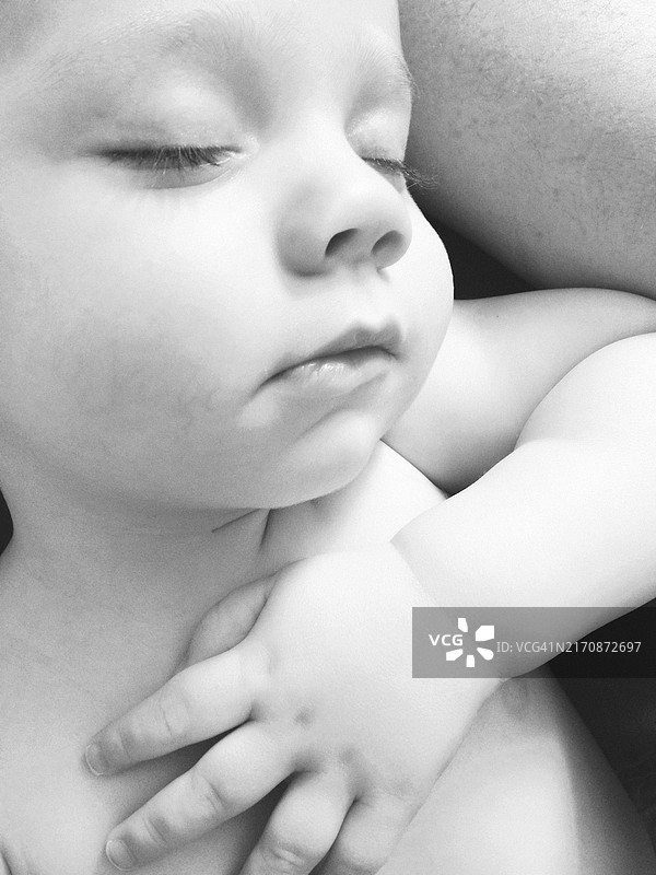 正在睡觉的男婴图片素材