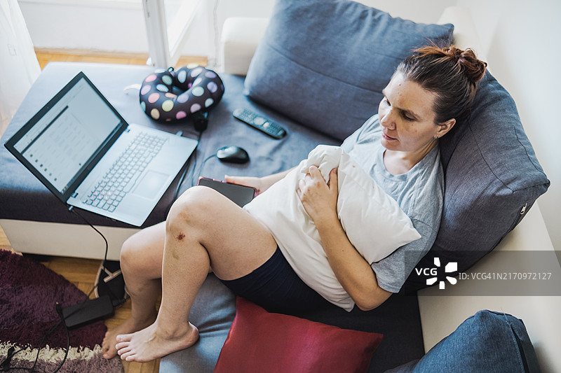 自行车事故后的休息图片素材