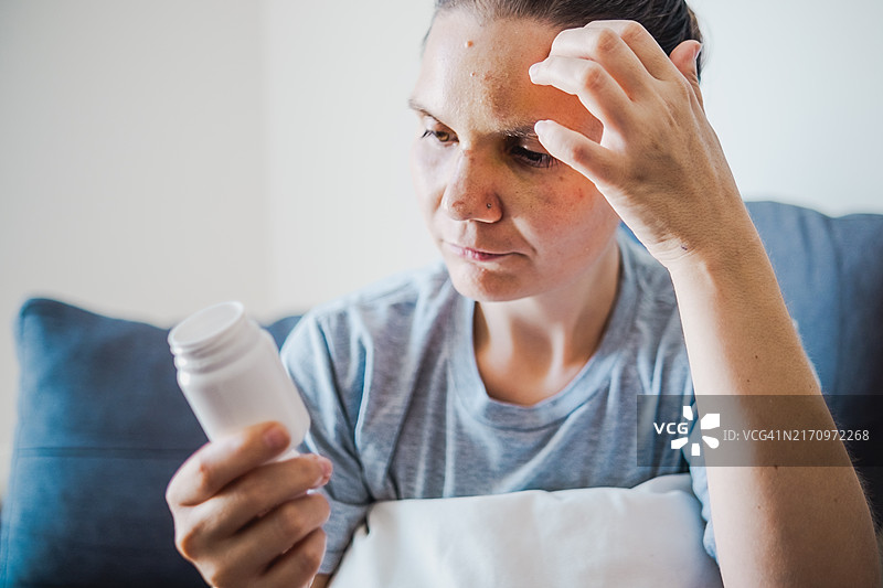 打破鼻子后缓解疼痛的药物图片素材
