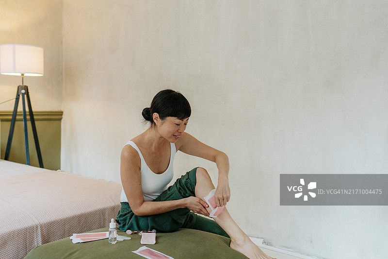 在家自制蜜蜡脱毛图片素材