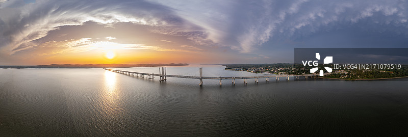 马里奥·M·库莫大桥日落全景航拍图片素材