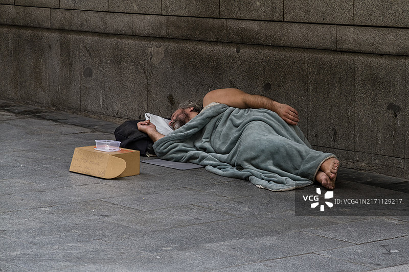 一无所有地生活在街头图片素材
