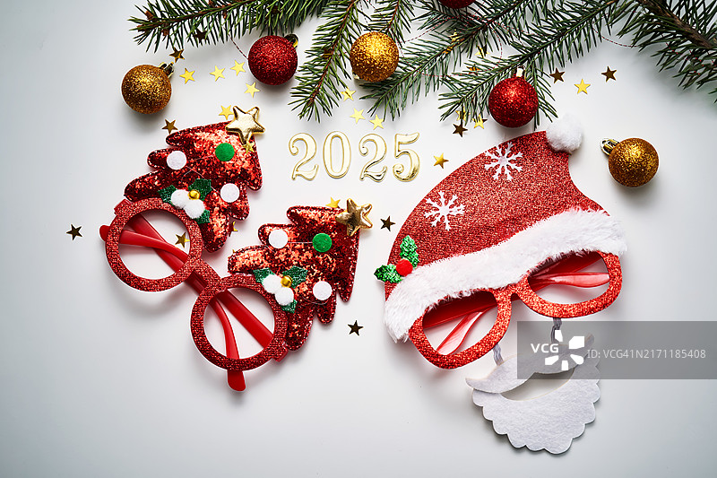 具有2025年数字的圣诞节抽象背景图片素材