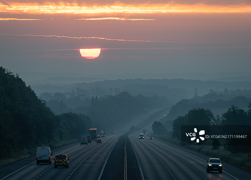 多车道公路的高空景观图片素材