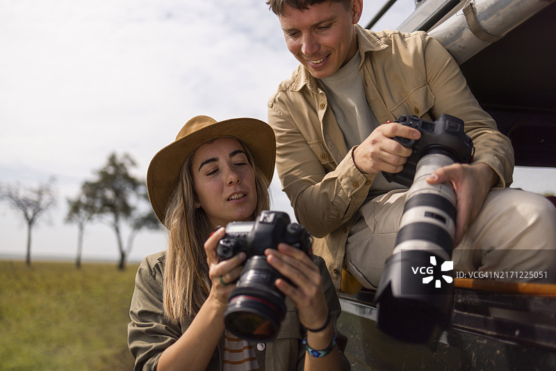 野生动物摄影团队图片素材