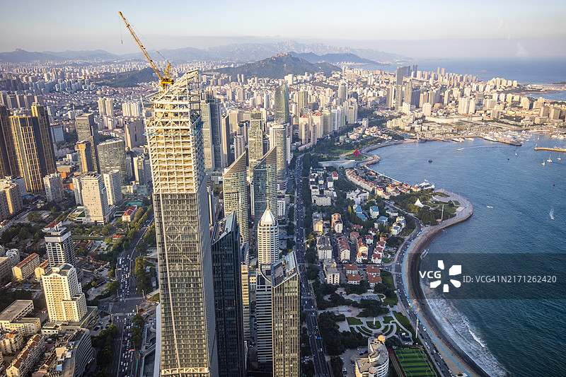 青岛中央商务区黄昏图片素材