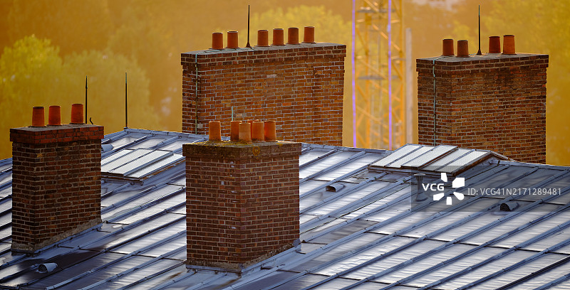 烟囱和屋顶图片素材