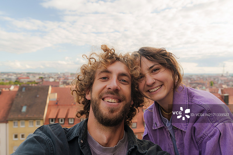 在纽伦堡的男人和女人的自拍图片素材