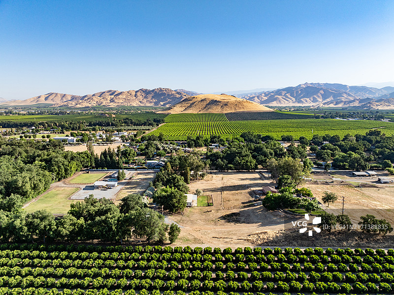 美国加利福尼亚州莱蒙湾CA-198号公路塞拉公路场景航拍图片素材