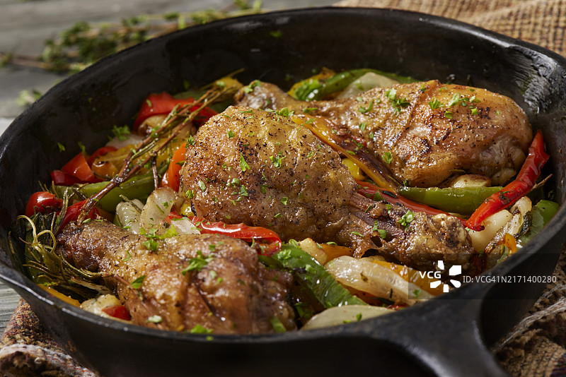 平底锅烤鸡腿图片素材