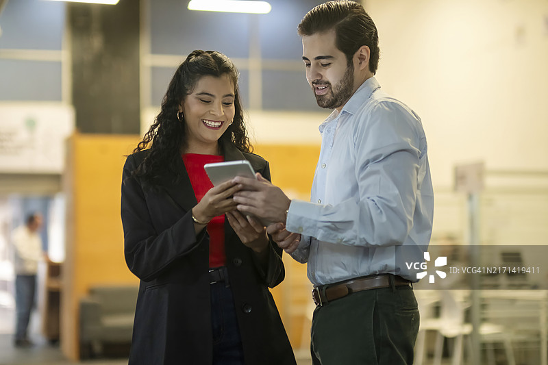 以尊重和友好的态度工作图片素材