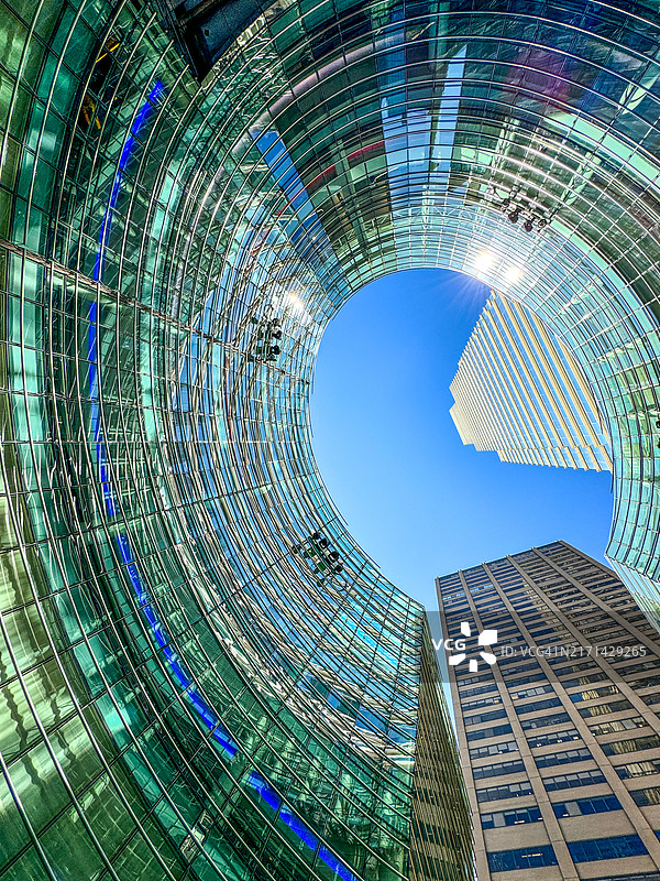 纽约东区的彭博大厦图片素材