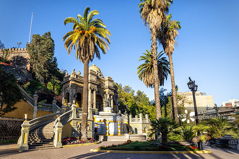 圣卢西亚山上的海神喷泉，智利圣地亚哥图片素材