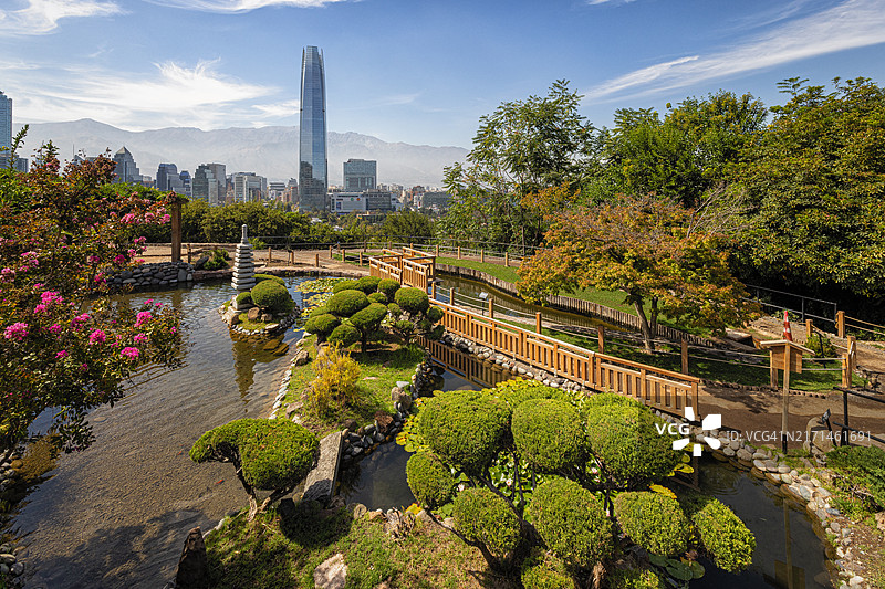 圣克里斯托瓦尔山公园内的日式花园，位于智利圣地亚哥首都大区图片素材