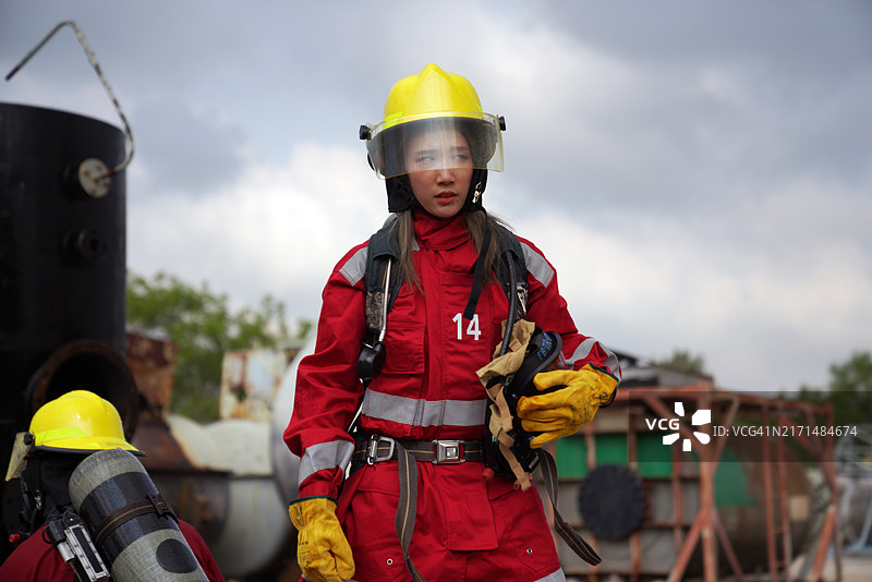 消防员团队正在工作图片素材