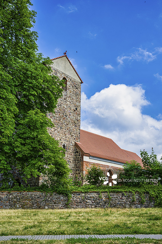 德国勃兰登堡州希尔施费尔德村教堂图片素材