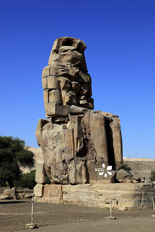 埃及卢克索附近的门农巨像图片素材