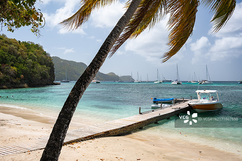 圣文森特和格林纳丁斯，贝基亚岛的玛格丽特公主海滩码头图片素材