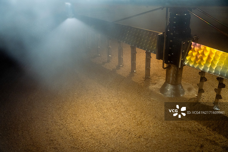 酿酒厂糖化桶的内部图片素材