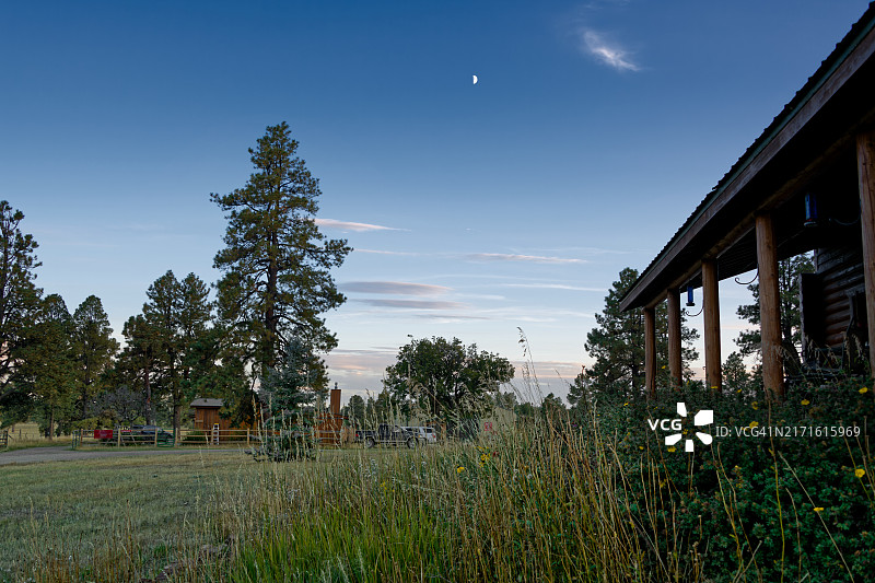 月亮与傍晚图片素材