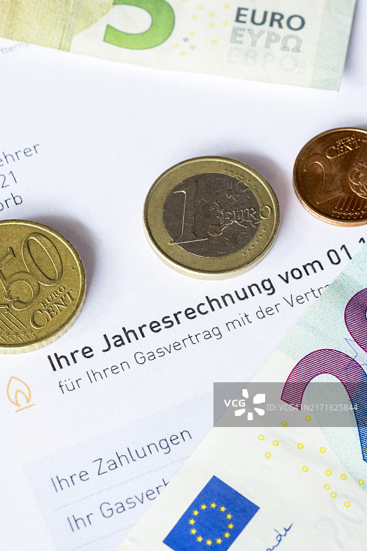 能源费用、年度账单、天然气合同、欧元、纸币、硬币象征图片图片素材