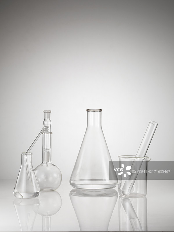 试管、烧瓶、玻璃管、烧杯、实验室、科学图片素材
