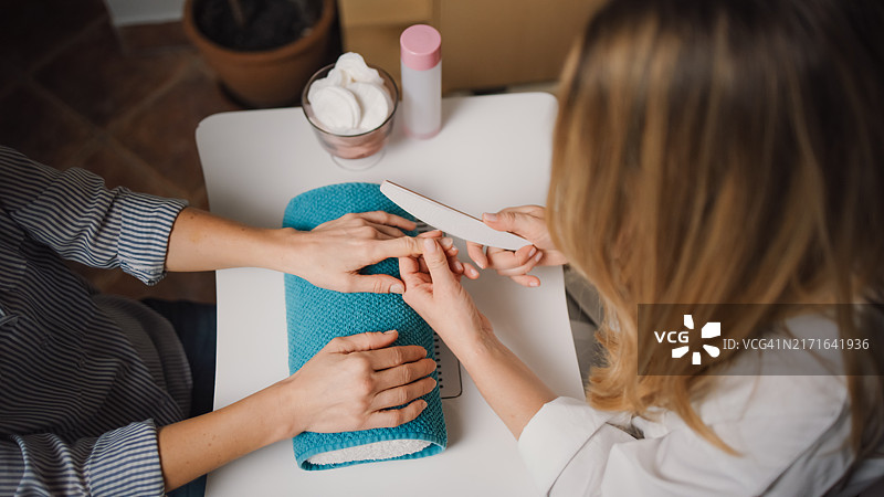 专业美甲流程特写图片素材