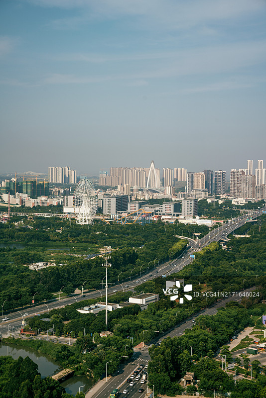 城市天际线、绿植、中央公园、儿童公园、摩天轮图片素材