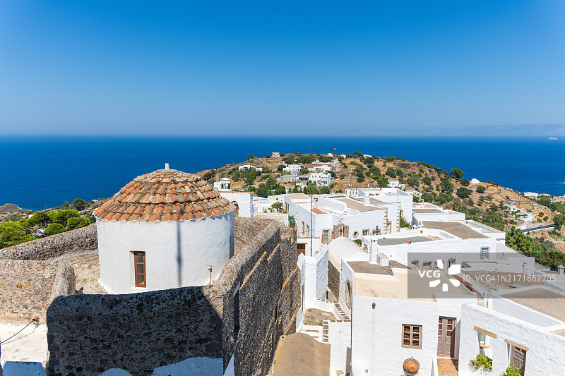 帕特莫斯镇和希腊东正教教堂景色图片素材