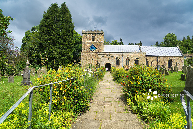 英国达勒姆郡斯坦霍普村的圣托马斯教堂图片素材