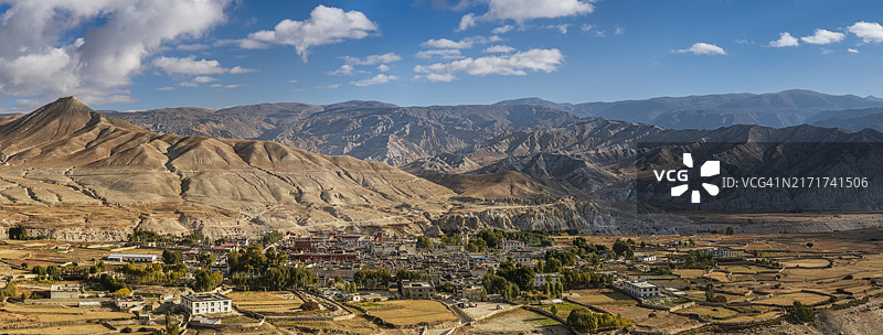 尼泊尔木斯塘首府洛曼塘全景图片素材