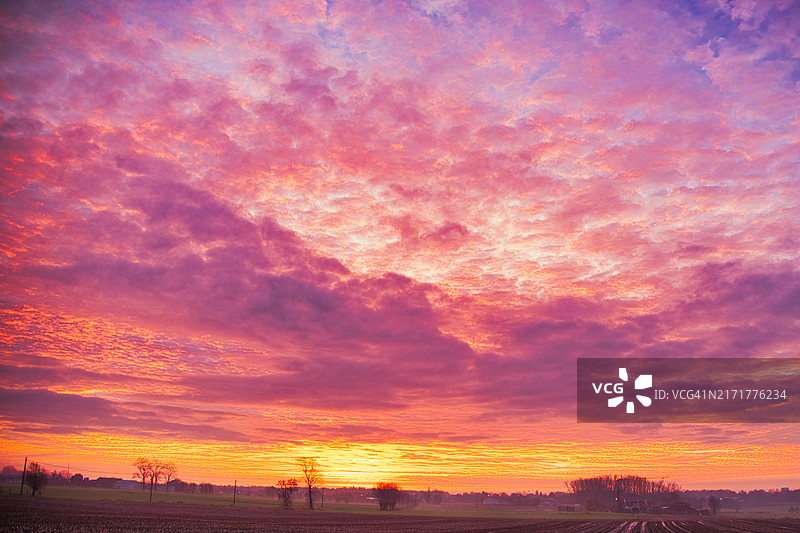 如画般的清晨图片素材