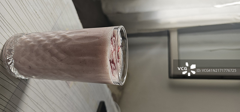 桌子上的饮料特写图片素材