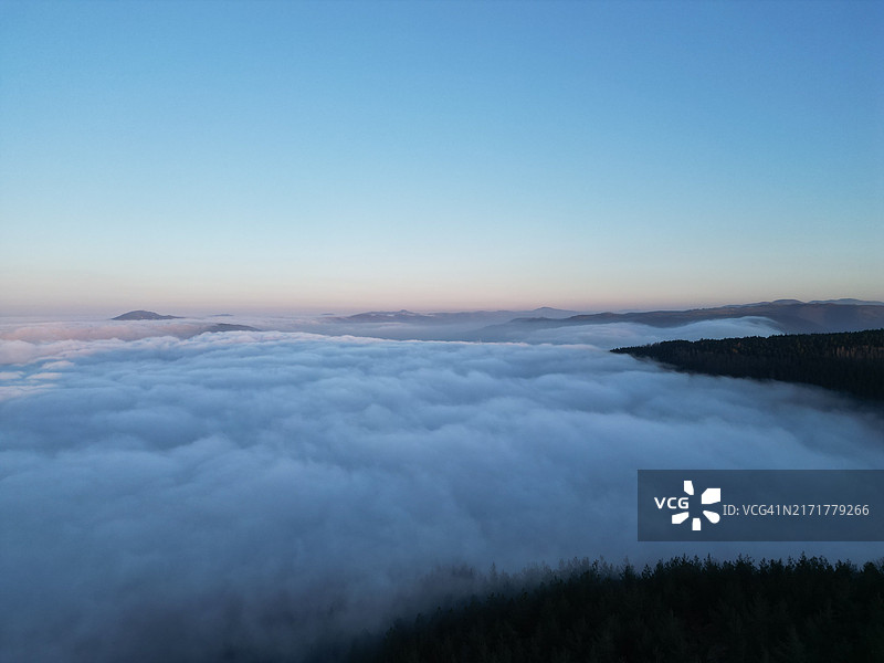 土耳其萨姆松伊尔卡迪姆的日落云景图片素材