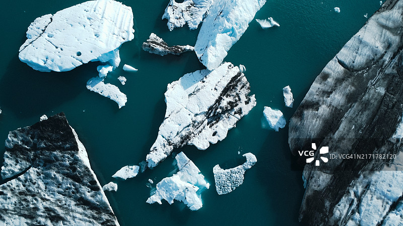 冰封宝石：钻石海滩冰山航拍图片素材